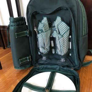 L.L. Bean Picnic at Ascot insulated wine backpack